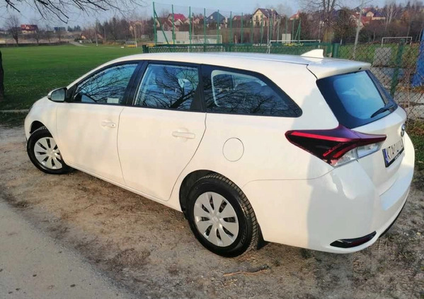 Toyota Auris cena 40000 przebieg: 214000, rok produkcji 2018 z Kosów Lacki małe 137